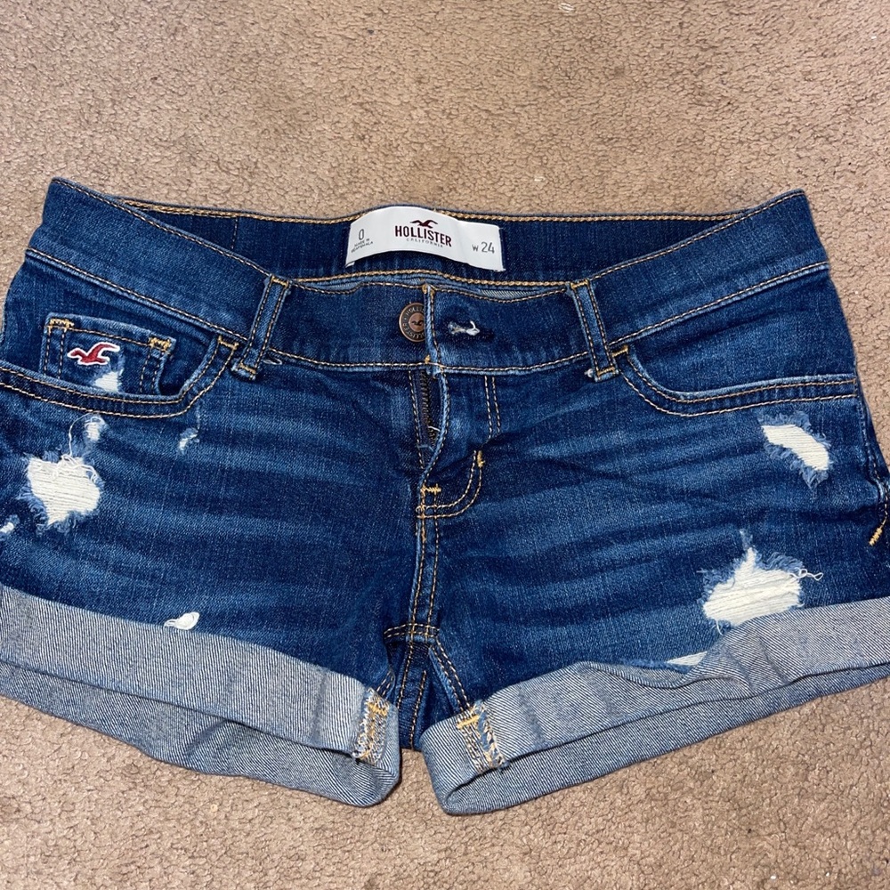 hollister shorts!!